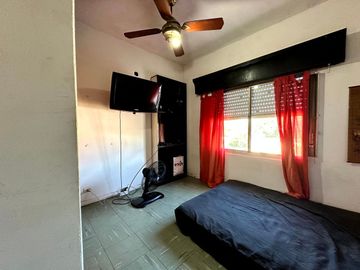 CASA CON LOCALES EN VENTA EN RAFAEL CALZADA