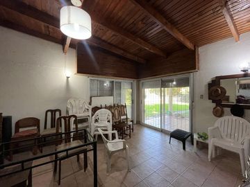 CASA QUINTA VENTA GONNET PILETA TERRENO APTO BANCO
