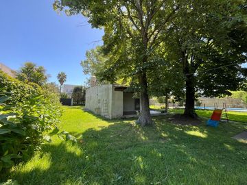 CASA QUINTA VENTA GONNET PILETA TERRENO APTO BANCO