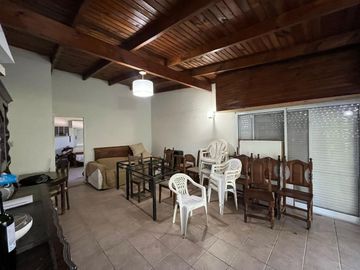 CASA QUINTA VENTA GONNET PILETA TERRENO APTO BANCO