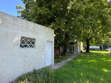 CASA QUINTA VENTA GONNET PILETA TERRENO APTO BANCO