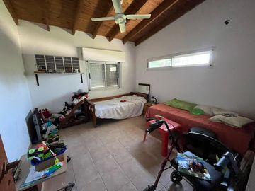 CASA QUINTA VENTA GONNET PILETA TERRENO APTO BANCO