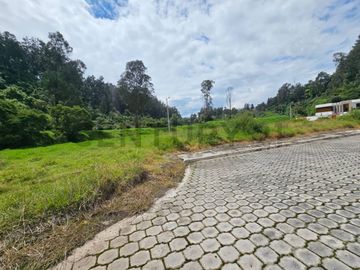 Se Vende Terreno dentro de urbanización