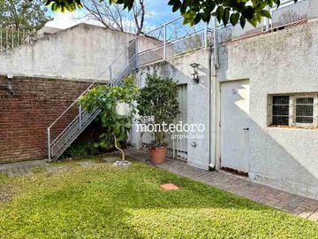 Casa PH en venta en Haedo Chico