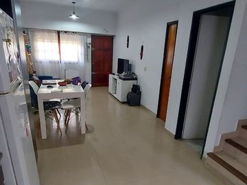 VENTA TRIPLEX 4 AMBIENTES VILLA LUZURIAGA COCHERA