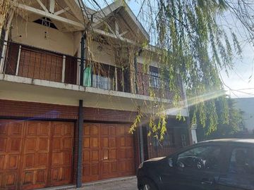 VENTA TRIPLEX 4 AMBIENTES VILLA LUZURIAGA COCHERA