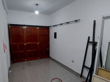 VENTA TRIPLEX 4 AMBIENTES VILLA LUZURIAGA COCHERA