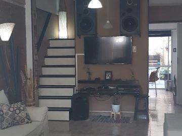 TRIPLEX EN VENTA - MORON CENTRO