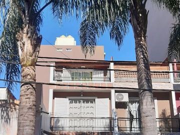 TRIPLEX EN VENTA - MORON CENTRO