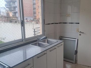 Impecable departamento de 2 amb. C/Balcón