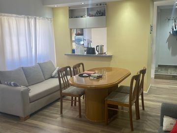 Excelente PH de 3 ambientes en duplex con patio, parrilla y cocheracubierta fija.