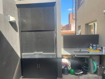Excelente PH de 3 ambientes en duplex con patio, parrilla y cocheracubierta fija.