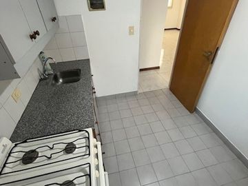 MONOAMBIENTE 5TO PISO CONTRAFRENTE CON BALCON - SANTOS LUGARES