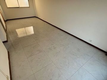 MONOAMBIENTE 5TO PISO CONTRAFRENTE CON BALCON - SANTOS LUGARES