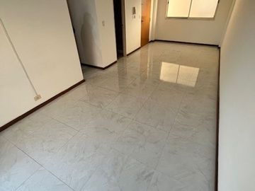 MONOAMBIENTE 5TO PISO CONTRAFRENTE CON BALCON - SANTOS LUGARES