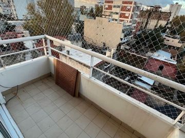 MONOAMBIENTE 5TO PISO CONTRAFRENTE CON BALCON - SANTOS LUGARES