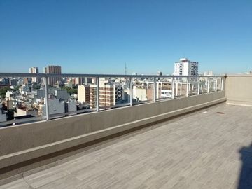 CABALLITO - Muy buen 3 ambientes con balcon. Cochera y amenities