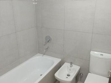 CABALLITO - Muy buen 3 ambientes con balcon. Cochera y amenities