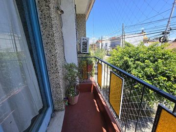 CASA 5 AMBIENTES EN VENTA EN LANÚS OESTE TERRAZA