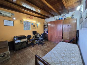 CASA 5 AMBIENTES EN VENTA EN LANÚS OESTE TERRAZA