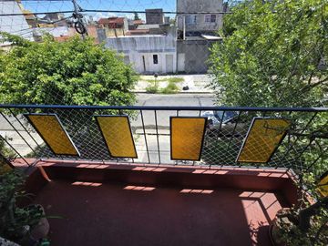 CASA 5 AMBIENTES EN VENTA EN LANÚS OESTE TERRAZA