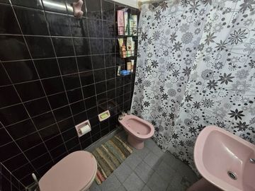 CASA 5 AMBIENTES EN VENTA EN LANÚS OESTE TERRAZA