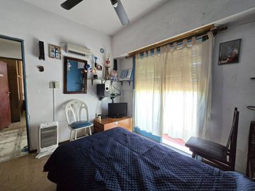 CASA 5 AMBIENTES EN VENTA EN LANÚS OESTE TERRAZA