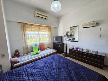 CASA 5 AMBIENTES EN VENTA EN LANÚS OESTE TERRAZA