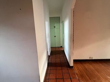 PISO UNICO 3 AMB. CON TERRAZA - MUY BUENO