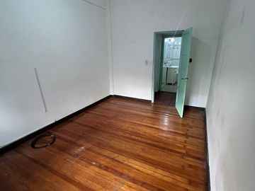PISO UNICO 3 AMB. CON TERRAZA - MUY BUENO