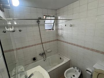 PISO UNICO 3 AMB. CON TERRAZA - MUY BUENO