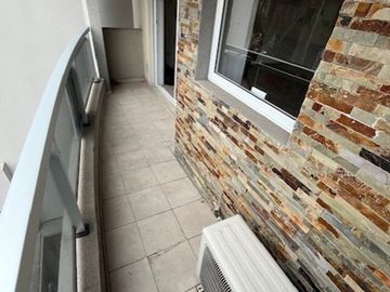 DEPARTAMENTO 2 AMBIENTES CON BALCON 2DO PISO AL FRENTE - SANTOS LUGARES
