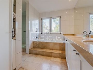 Casa en Venta en a pasos de colegio montetabor