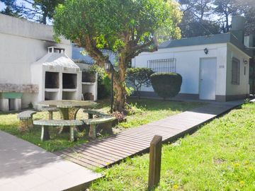 VENTA 4 Deptos tipo casa en block Villa Gesell