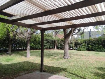 Venta de casa en Echeverria del lago - Canning