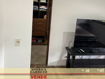 CHALET EN PASO DEL REY LADO SUR