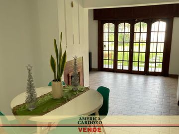 CHALET EN PASO DEL REY LADO SUR