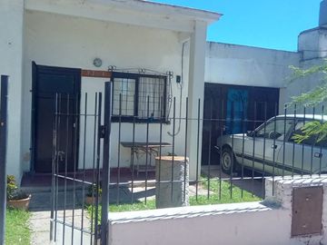 CASA EN VENTA DOS DORMITORIOS BARRIO OÑA
