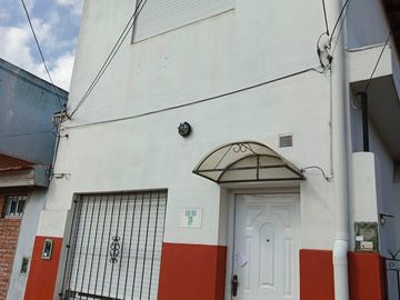 OPORTUNIDAD CASA + DEPARTAMENTO