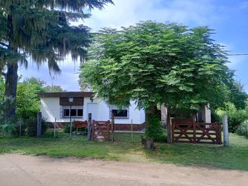 VENTA CASA DE 3 DORMITORIOS SANTA ROSA DE CALAMUCH