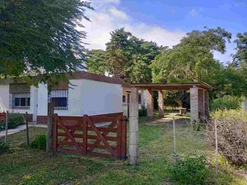 VENTA CASA DE 3 DORMITORIOS SANTA ROSA DE CALAMUCH