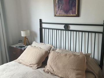 Excelente Duplex de 5 Amb con Jardin, Parrilla y Cochera Doble.Impecable Estado