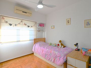 Venta amplio departamento 3 ambientes reciclado con patio en El Palomar