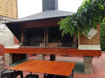 COMPLEJO TURÍSTICO EN EL HOYO, CHUBUT CON RENTABILIDAD COMPROBADA