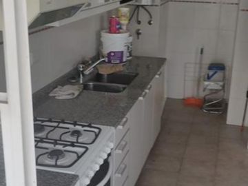 Excelente departamento 2 ambientes reciclado en Flores