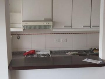 Excelente departamento 2 ambientes reciclado en Flores