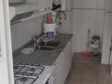 Excelente departamento 2 ambientes reciclado en Flores