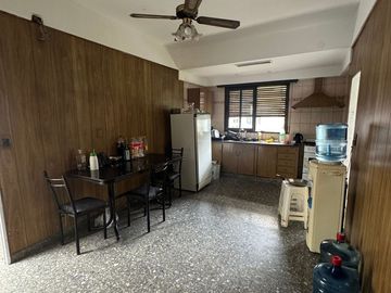Venta Chalet 3 Ambientes con Jardín en Banfield.