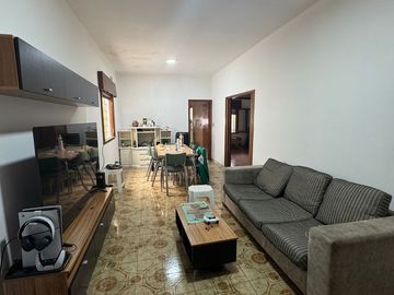 Venta Chalet 3 Ambientes con Jardín en Banfield.