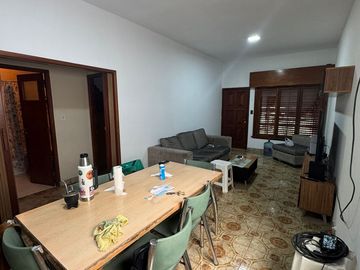 Venta Chalet 3 Ambientes con Jardín en Banfield.